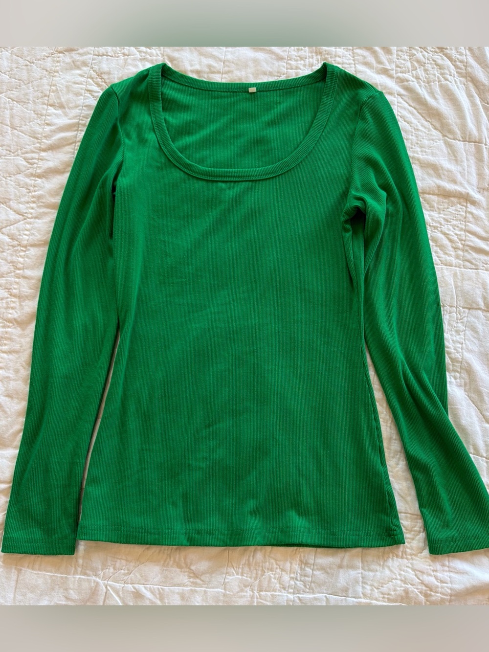 Amazon Green Long-Sleeve Scoop Neck Women's Top